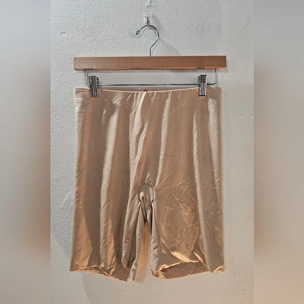 Spanx Shapewear Bottom - Picture 1 of 3